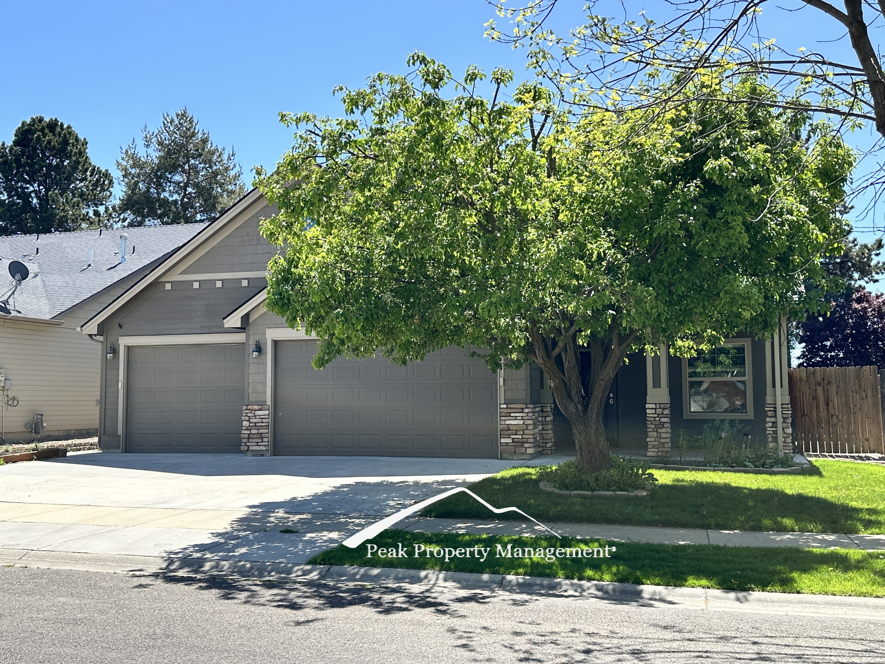 2869 East Shadowband Street