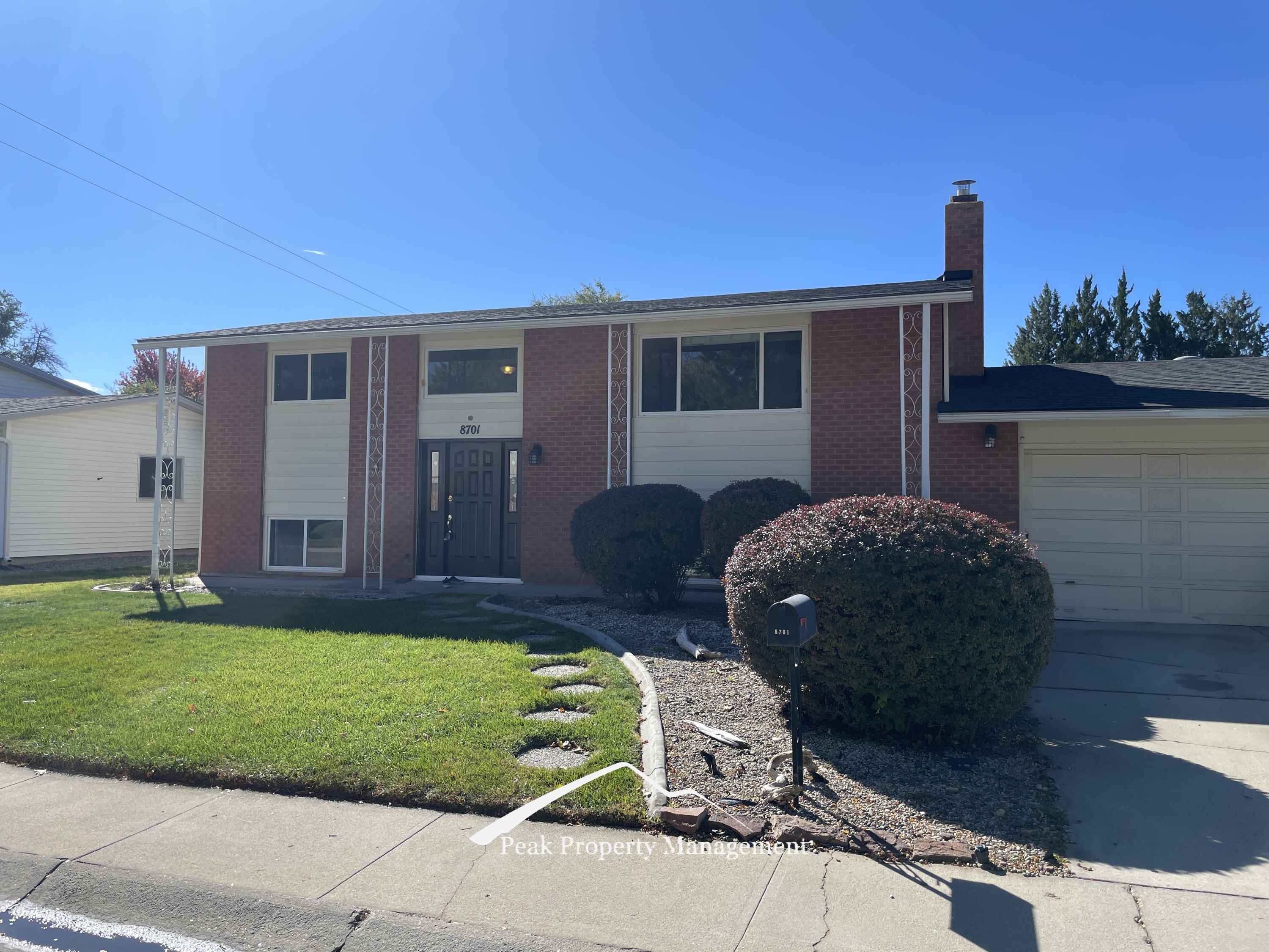 8701 W Brynwood Dr